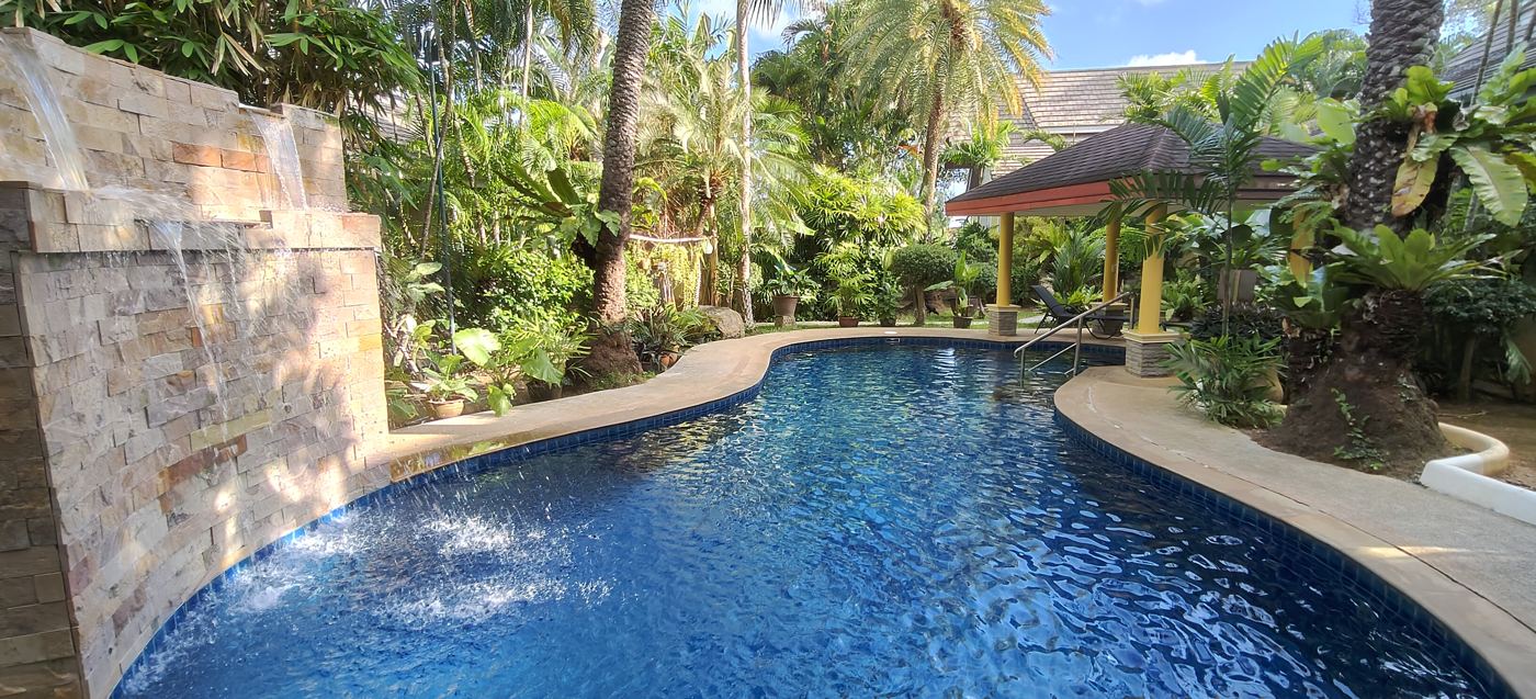 Pool direkt vor dem Haus
