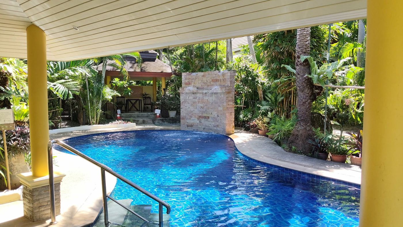 Pool mit Sala
